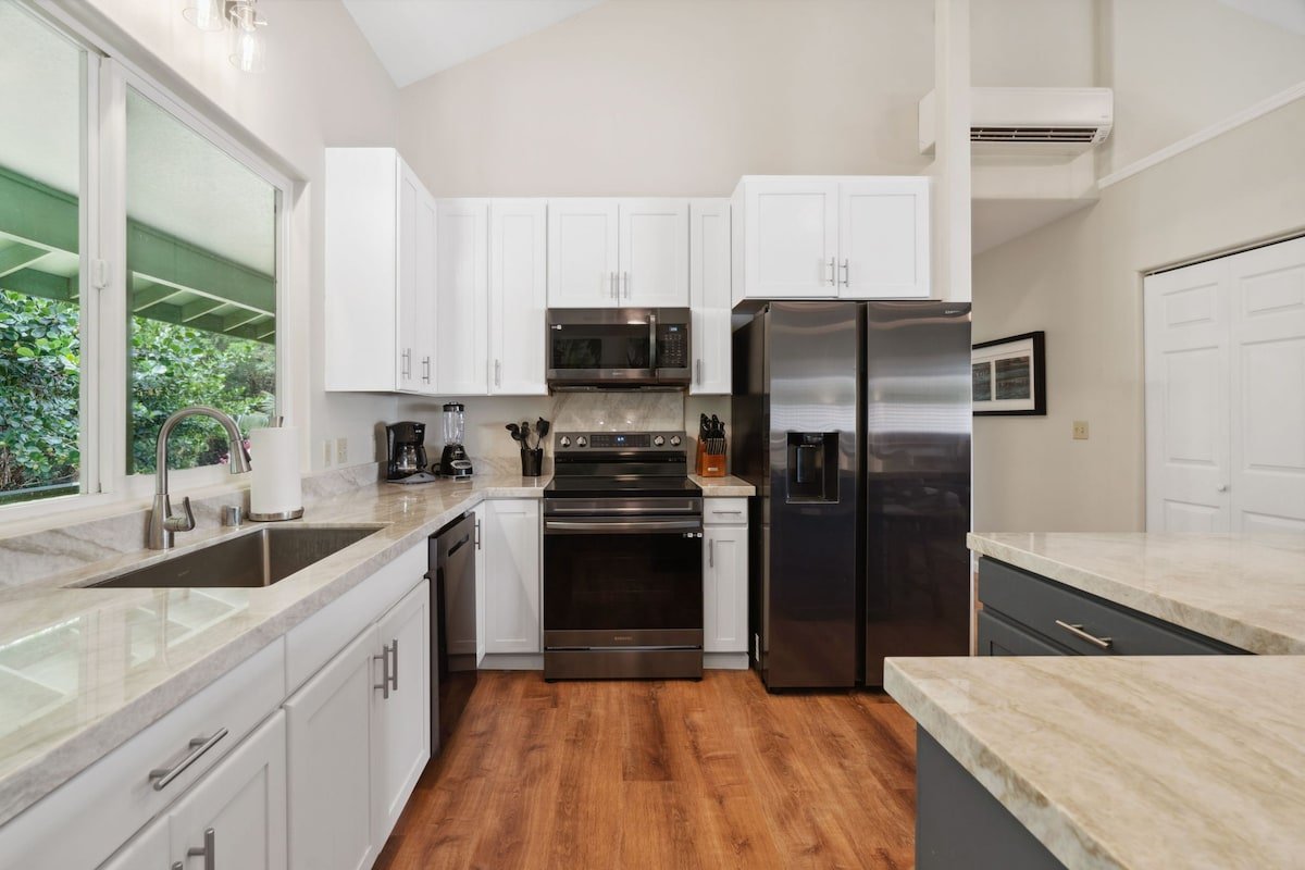 New Listing 4 bedroom steps from Poipu beach AC gallery image 4