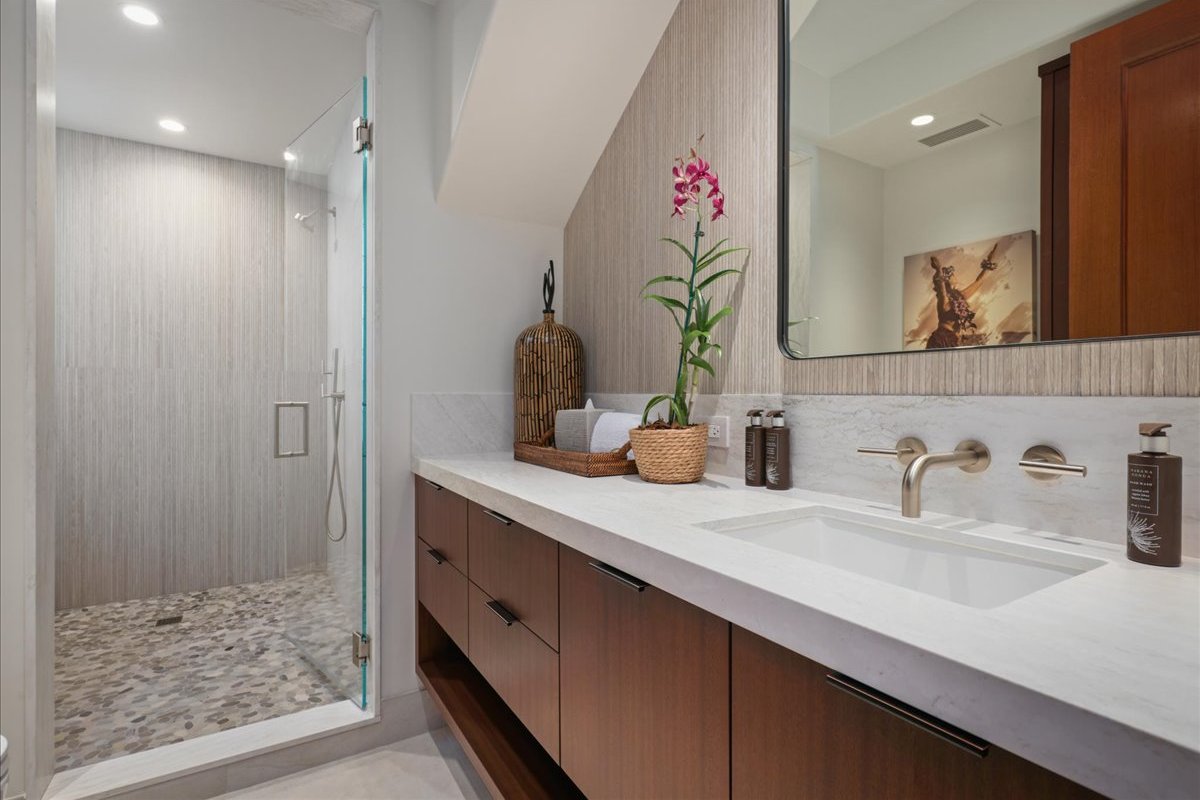 Kaulu Villa 111A – Just Updated! | Onsite Staff & gallery image 5