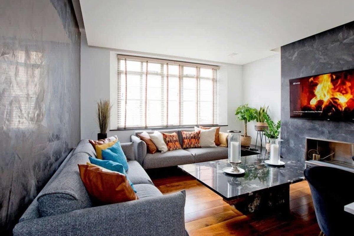 Prestige Sloane Street w/AC near Harrods gallery image 2