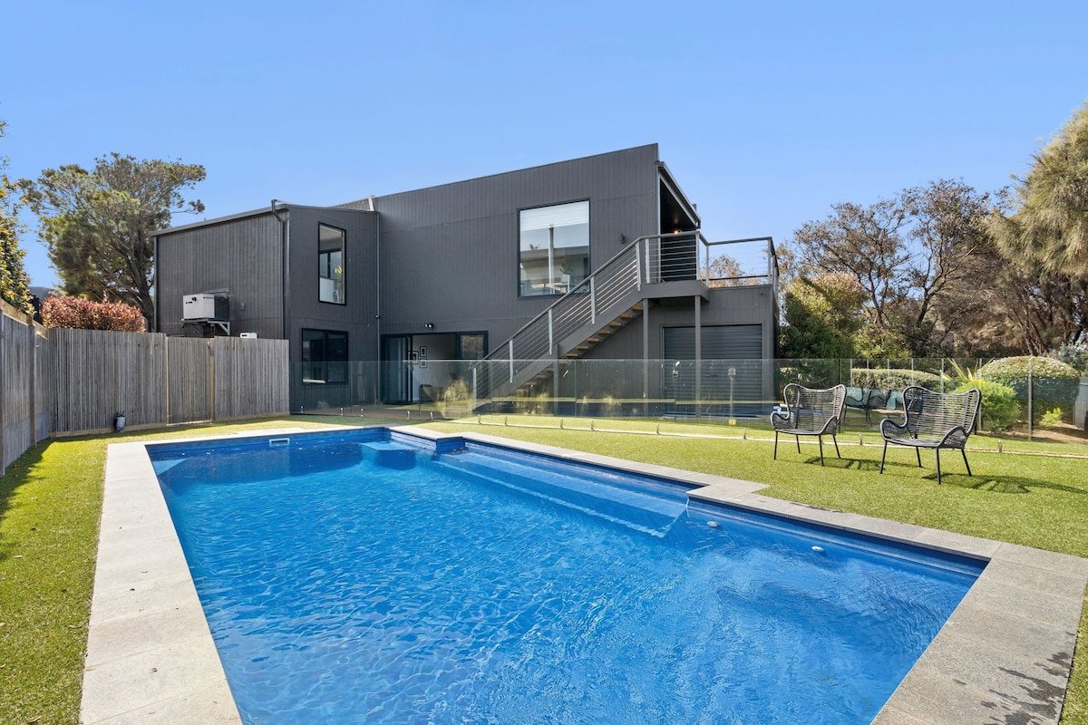 Luxury Sands Golf Escape with Pool and Views gallery image 2