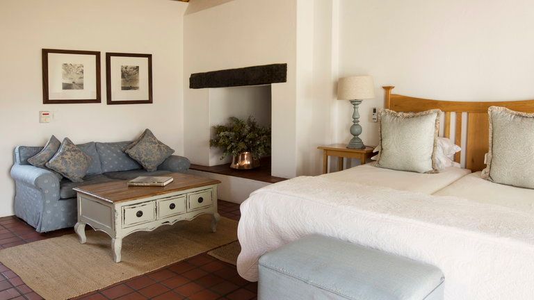 Klein Waterval Riverside Lodge Twin Room (Thatched)