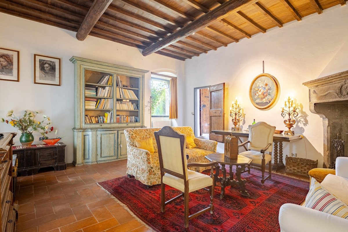 Stunning exclusive Estate,3km to Uffizi,12bdr,pool gallery image 3