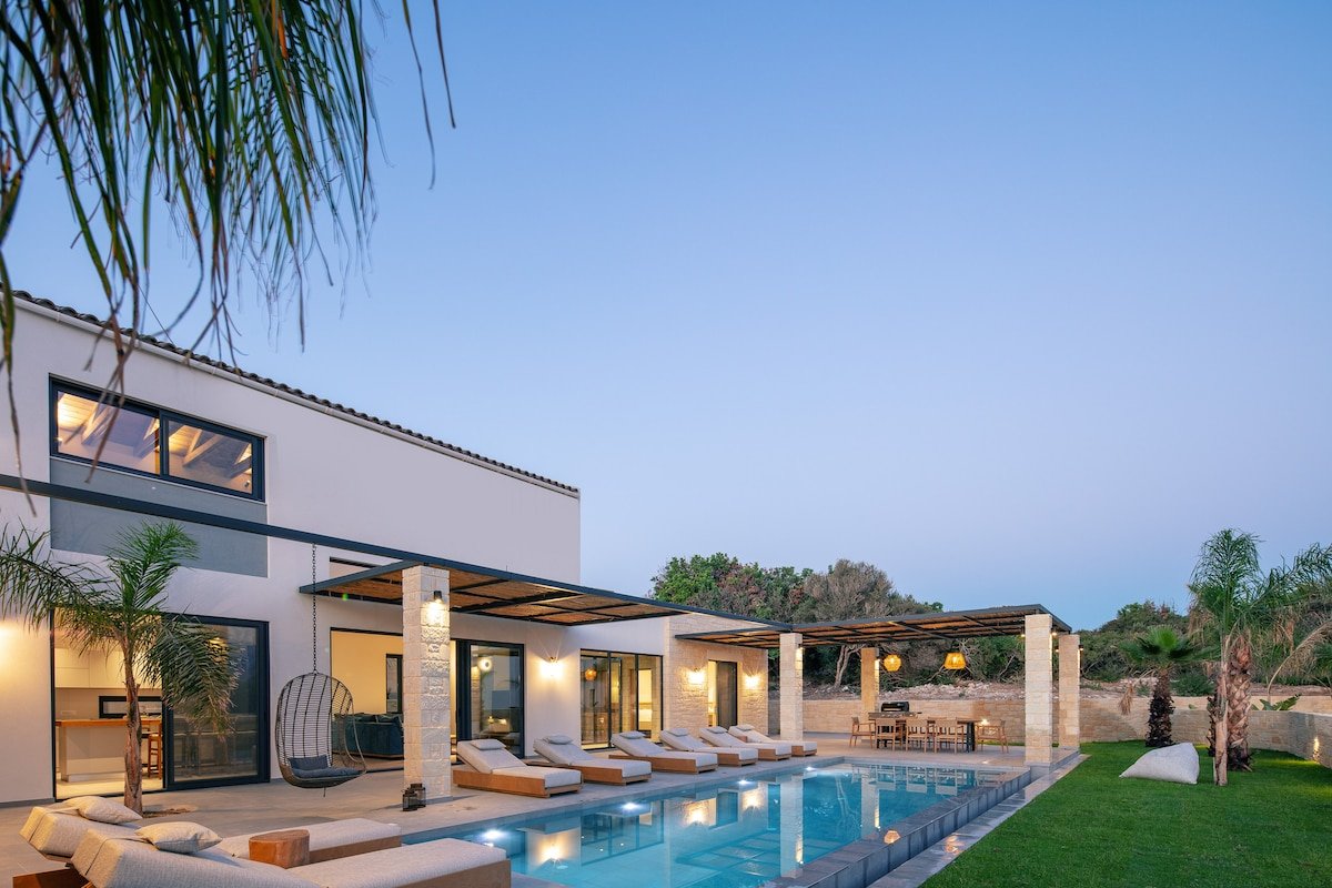 Ikritis Villa ΙI – 1,2Km to beach & sea views! gallery image 2