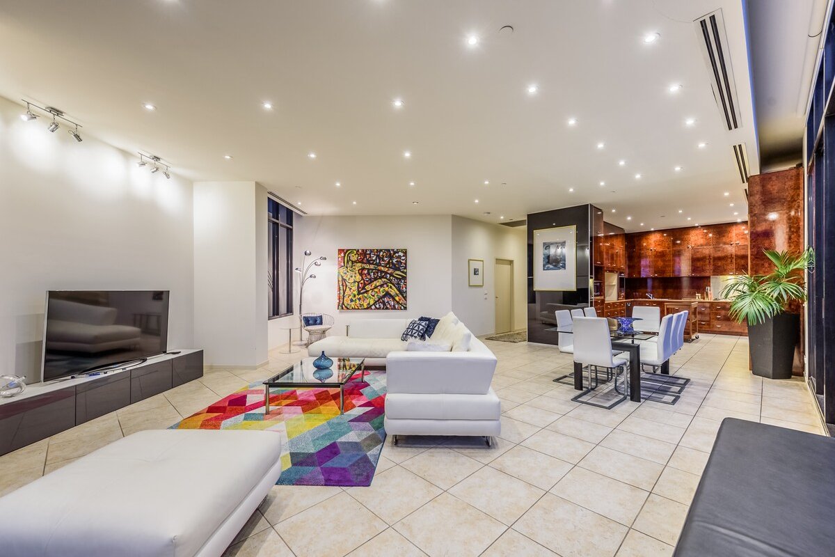 Exclusive Stays – Gallery Penthouse gallery image 5