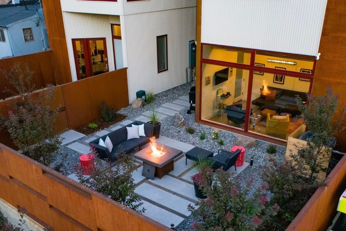 Mile-High Modern Retreat: Your Denver Getaway gallery image 5