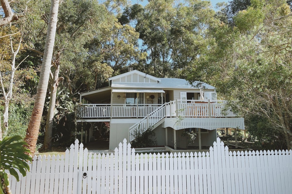 The Caba Treehouse gallery image 2