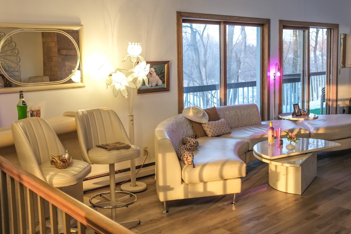 Grandpa’s Pool House gallery image 4