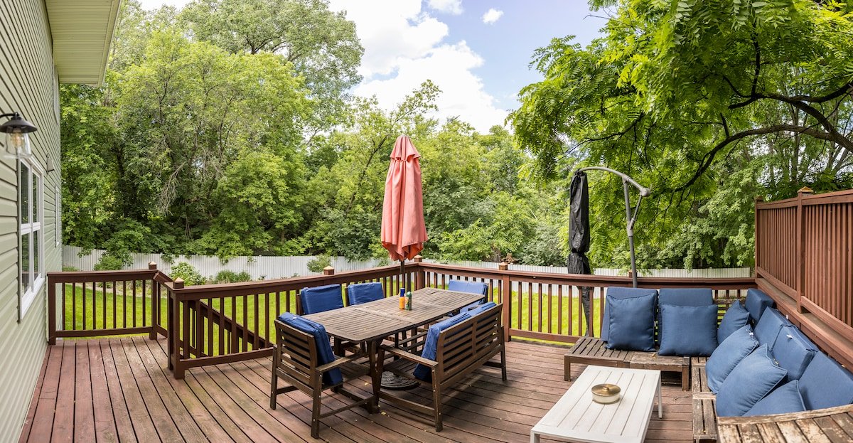 The Green House. Walkable to everything. gallery image 4