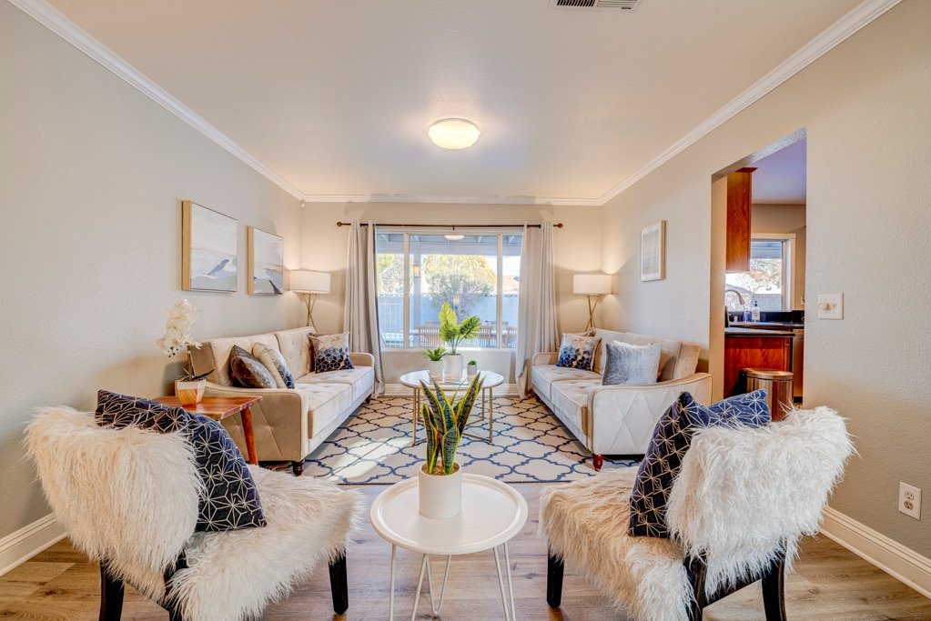 Perfect 4bd/3ba POOL 8min Vegas Strip Conven Ctr! gallery image 2