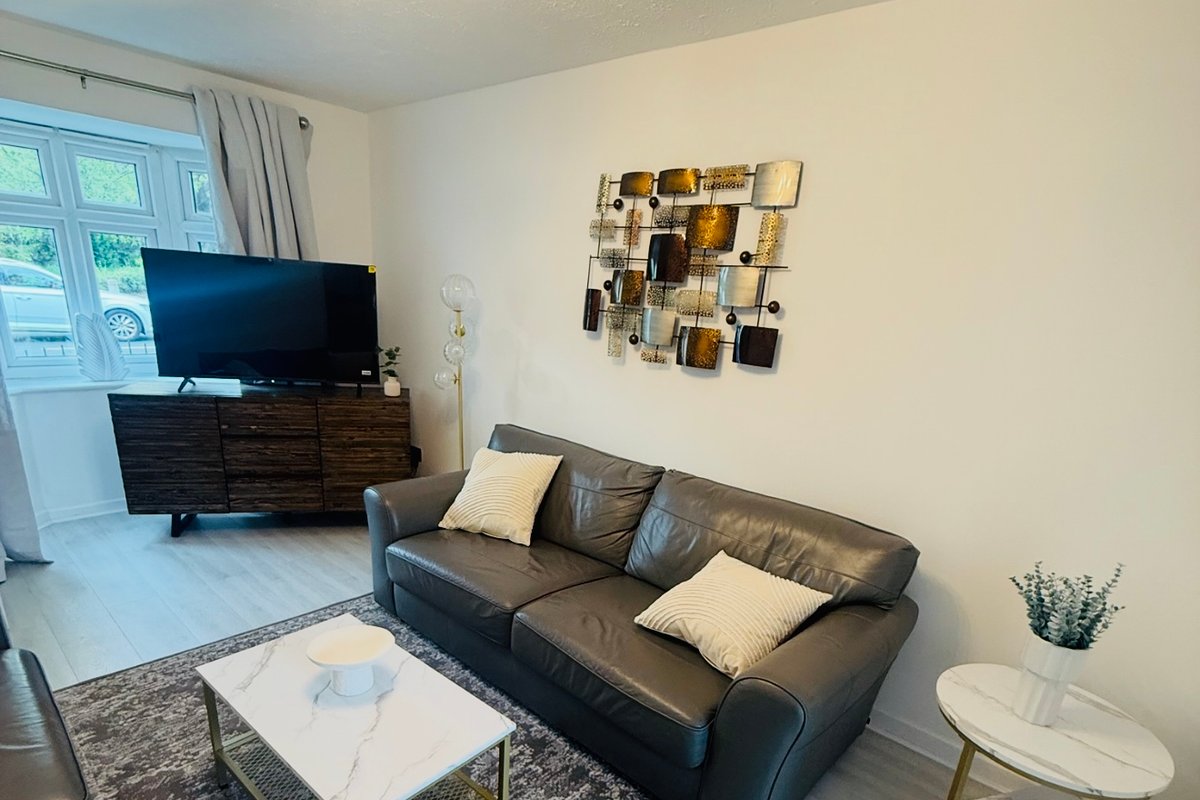 Spacious 4 bedroom townhouse with gated parking