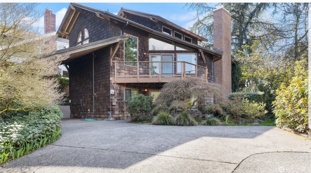 CapHill Charm gallery image 2