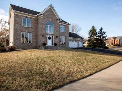 Diamond at the Pointe