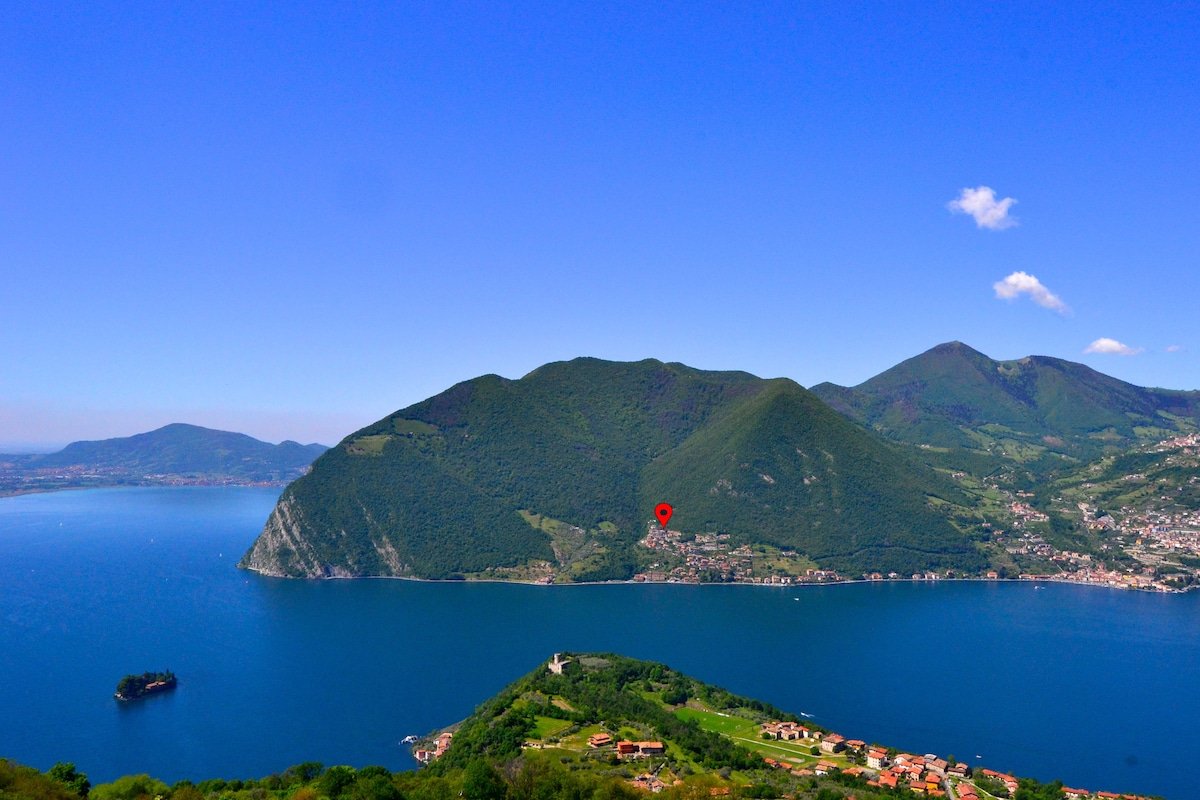 Lake Iseo: views, privacy, pool & air conditioning gallery image 3