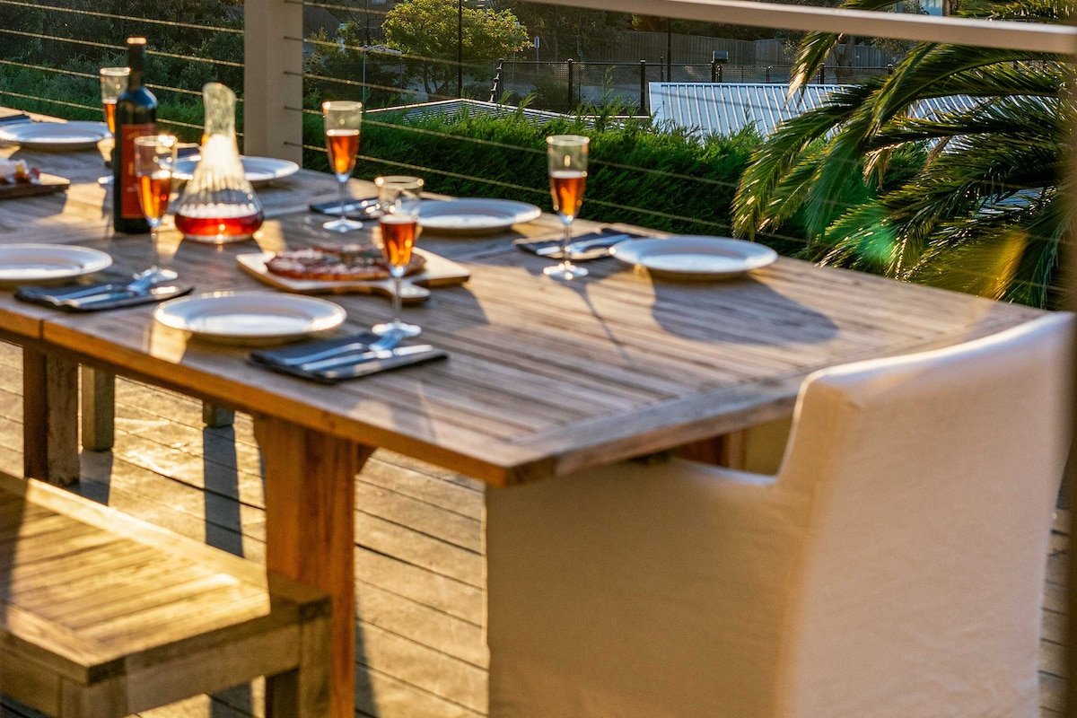 South Beach Resort | Bay Views | Pool | Games gallery image 4