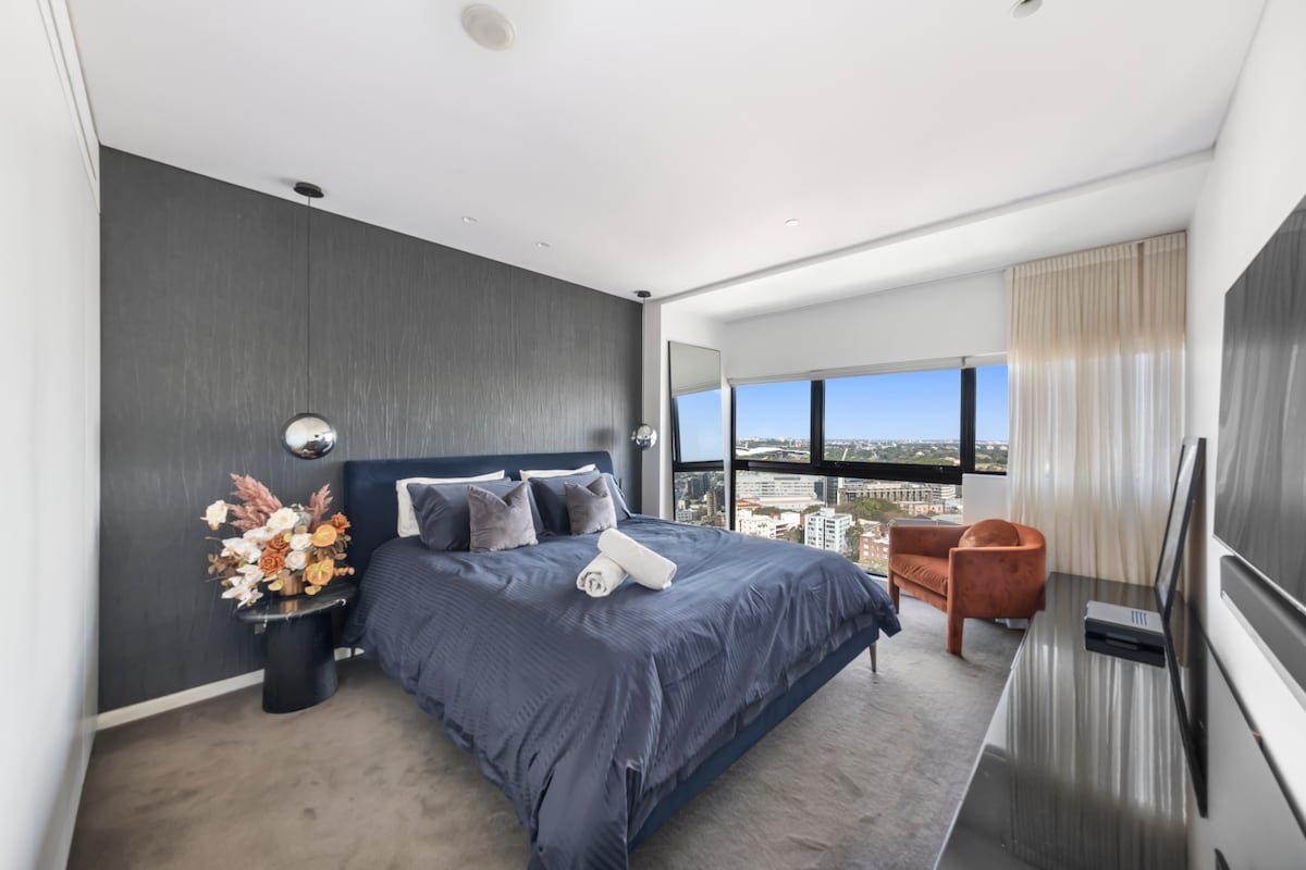 Lux stunning apt w unbeatable Syd harbour views gallery image 4