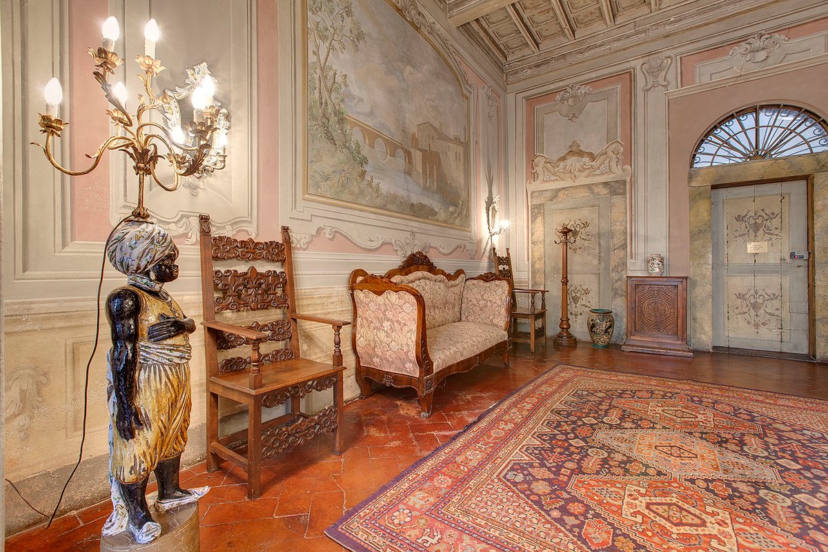 great flat with terrace in the heart of florence