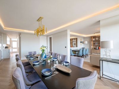 Regents’ Oasis in the Sky- by Out of Office Lifest