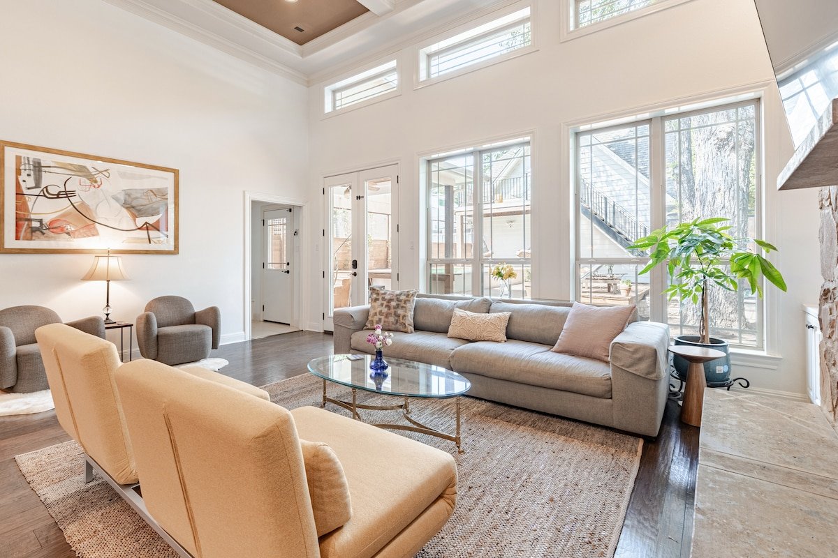 East ATX Luxury Home + Heated Pool + Detached Loft gallery image 5