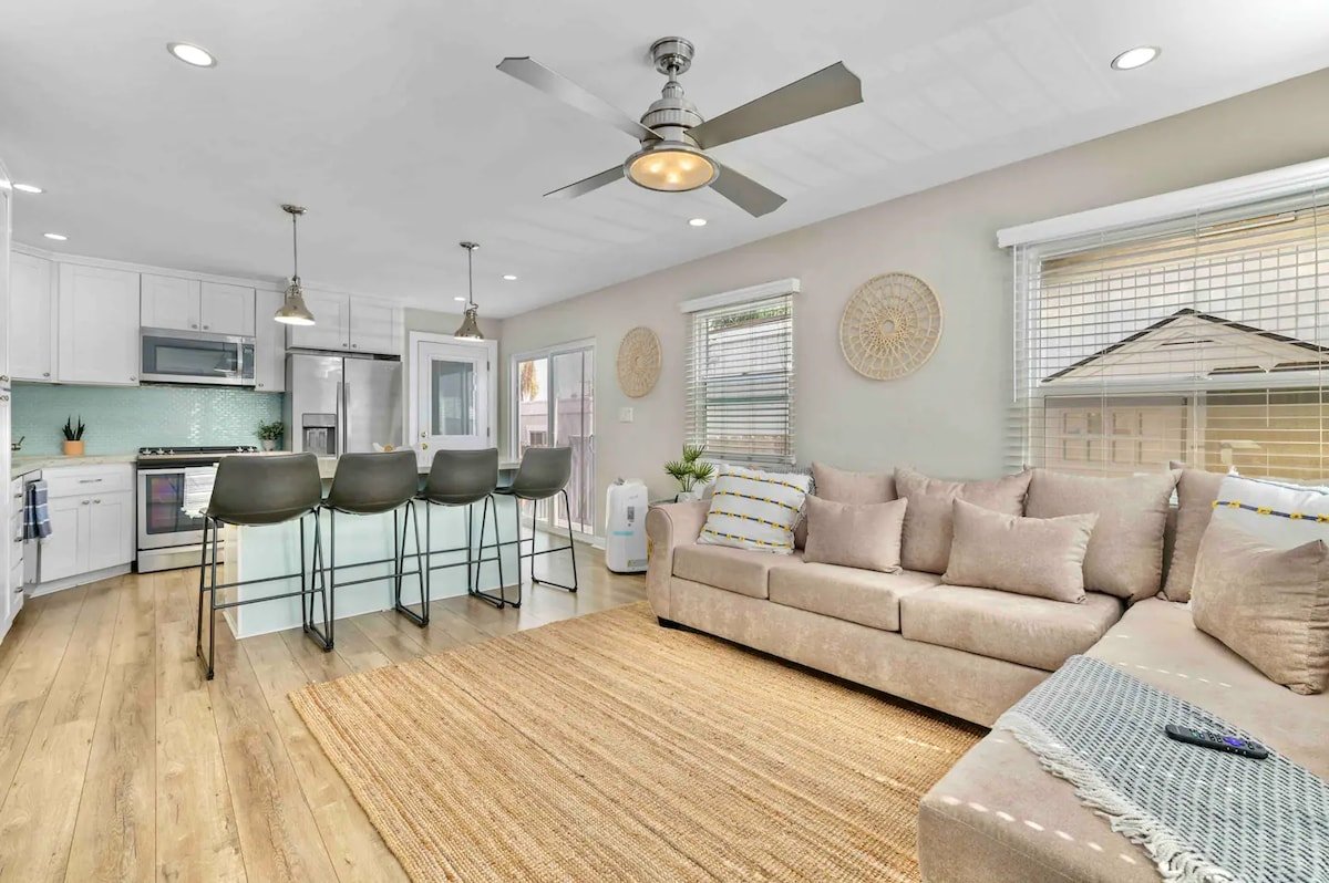 Sunny San Diego Hideaway gallery image 5