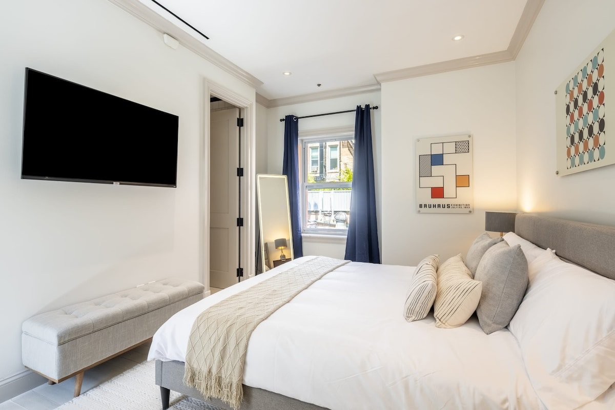 Rove Travel | Linden Place I | Chic Lenox 3BR gallery image 4