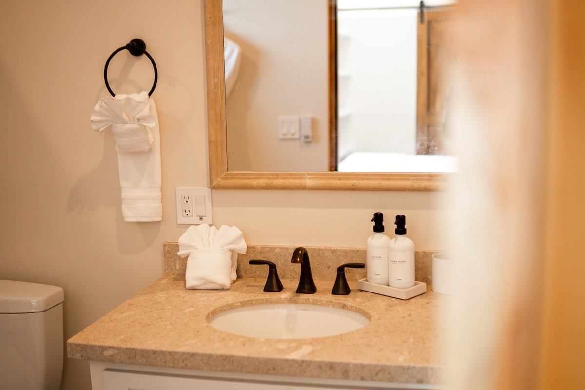 Onda Beachfront Estate with Private Chef & Butler gallery image 2