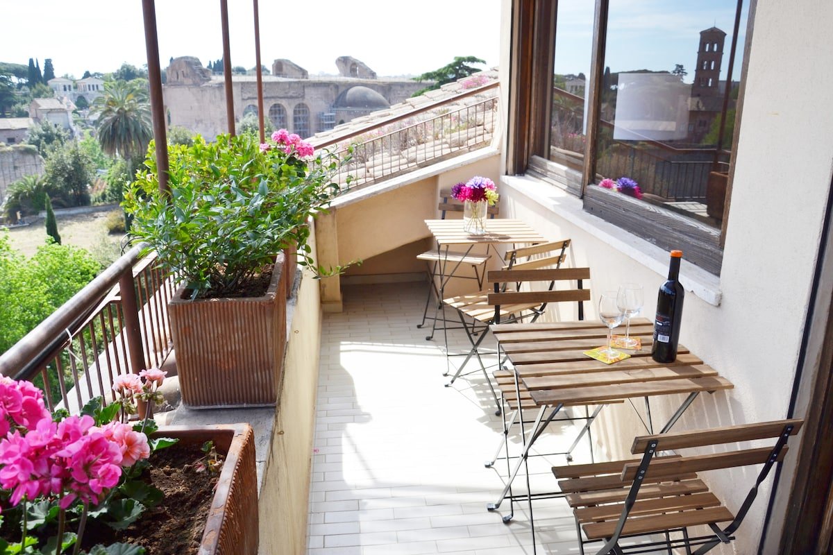 Penthouse with view near the Colosseum gallery image 5