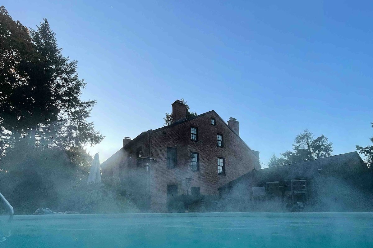 The Historic Jesse Buel Farmhouse gallery image 3