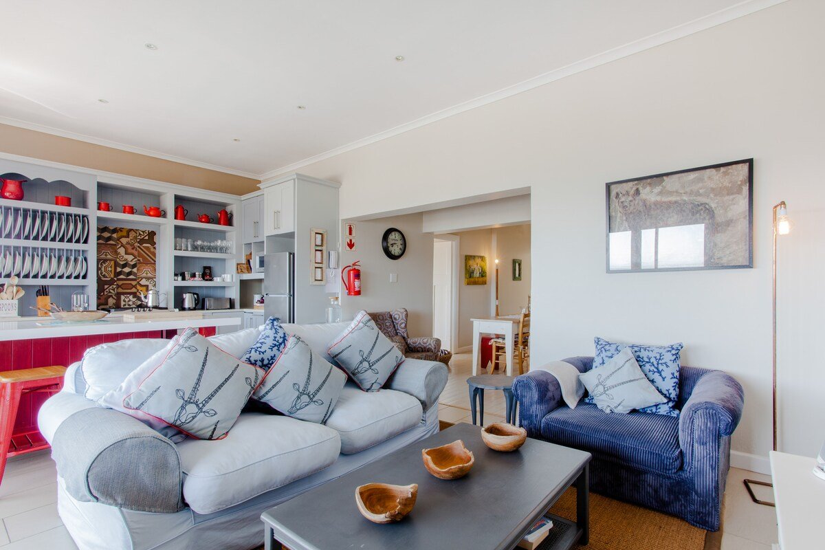 Grosvenor House 8 sleeper home gallery image 3