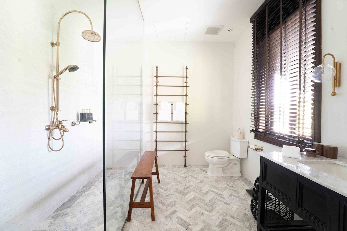 Siri Sala Private Thai Villa gallery image 3