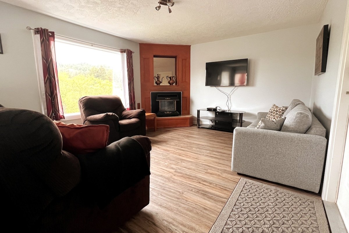 Bright and Spacious / On Quiet Nature Sanctuary gallery image 4