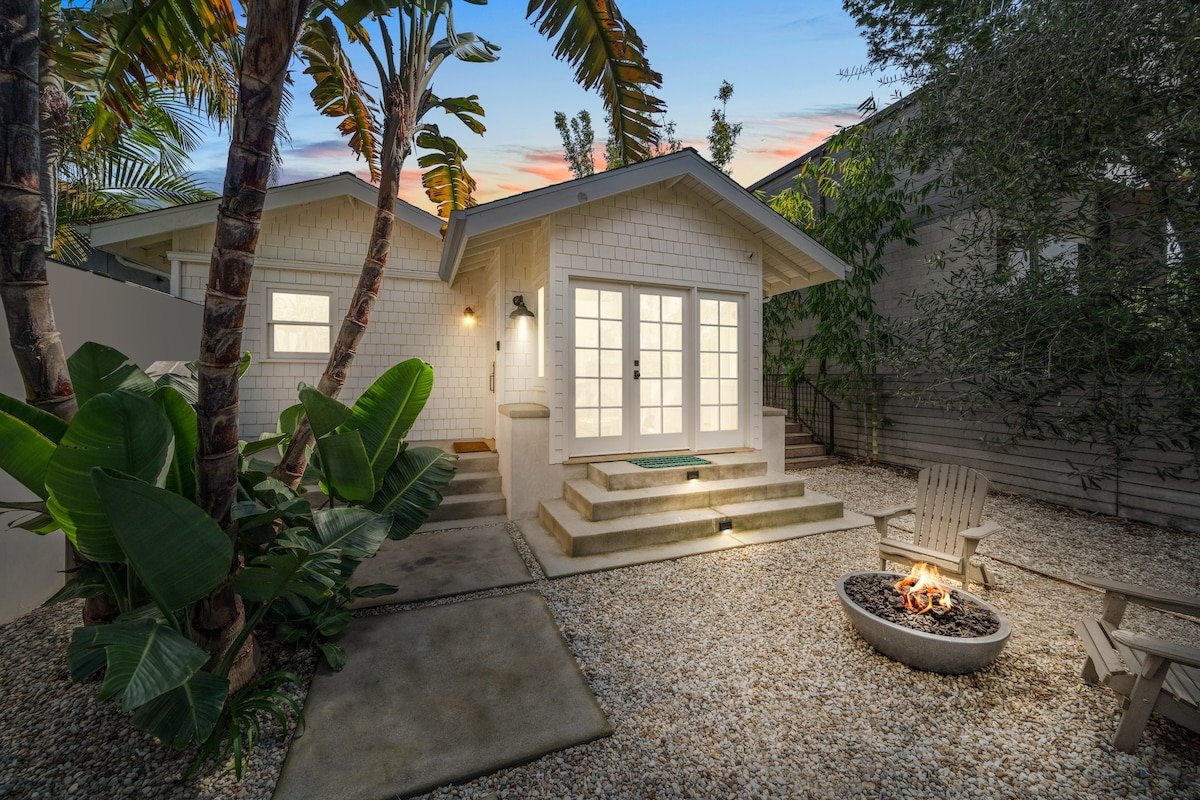 Abbot Kinney | Garden Patio | Walk to Beach gallery image 3