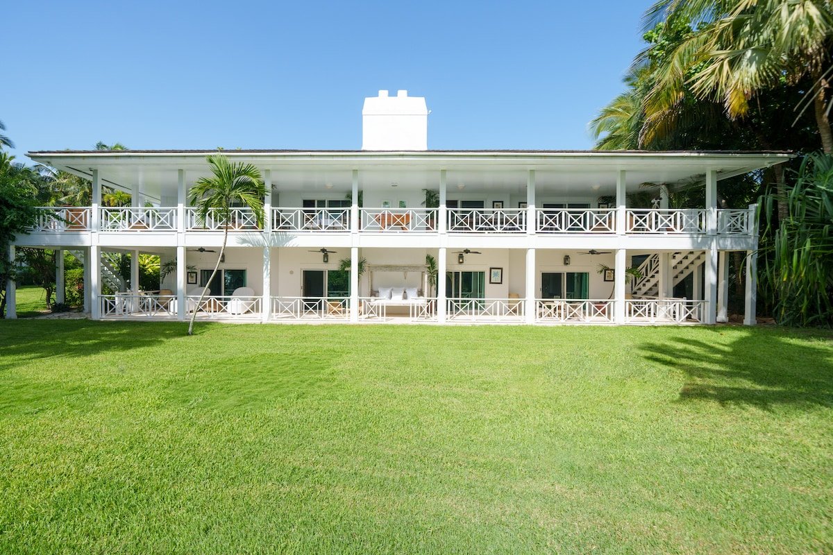 Three Bees Estate Beachfront Gem