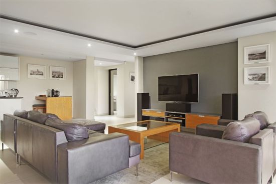 Photo 3 of Ravensteyn accommodation in Camps Bay, Cape Town with 3 bedrooms and 3 bathrooms