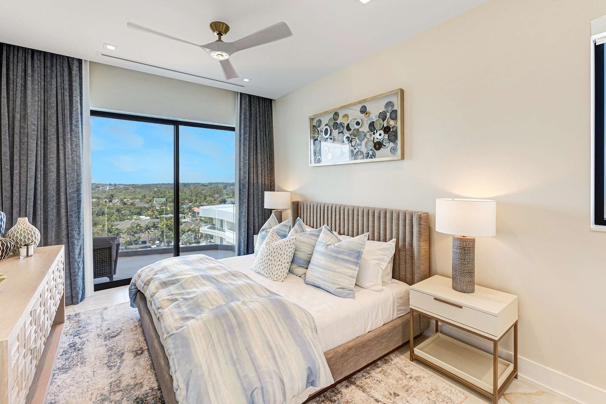 Exclusive Oceanfront Three-bedroom Condo in Nassau gallery image 4