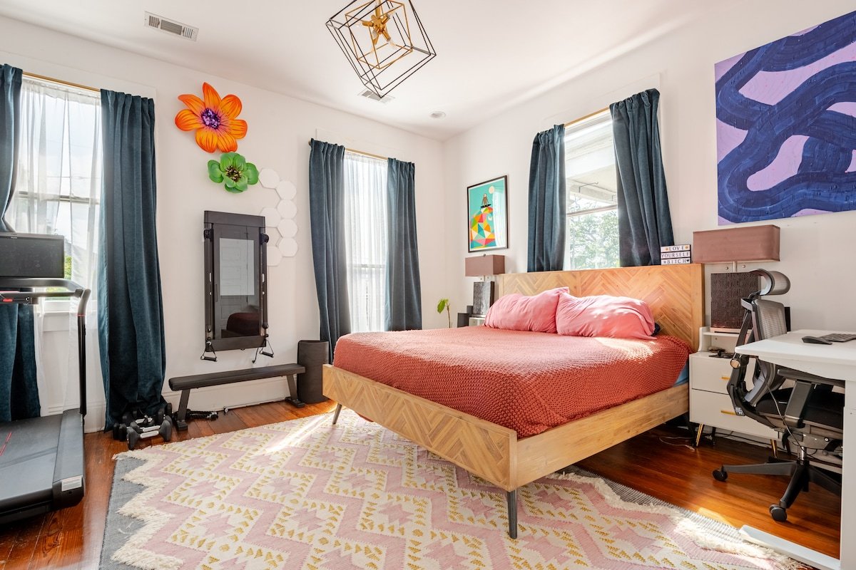 Mardi Gras Manor – Luxury Designer Dream House gallery image 4