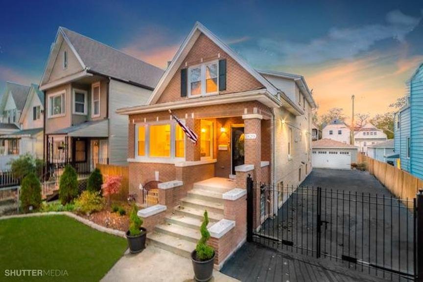 H&H 1896 – Spacious, Fully Stocked, & Free Parking