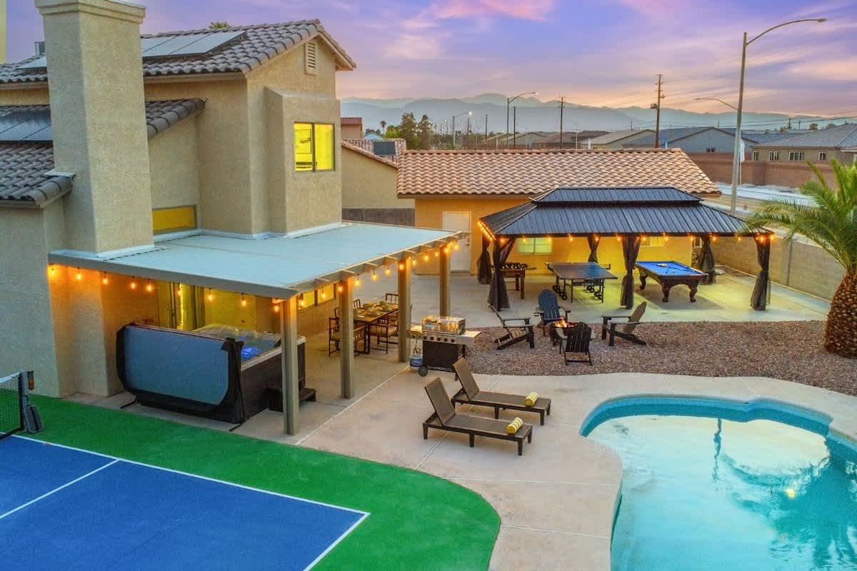 7BR Home: Movie Theater, Pickleball, Hot Tub, Pool gallery image 3