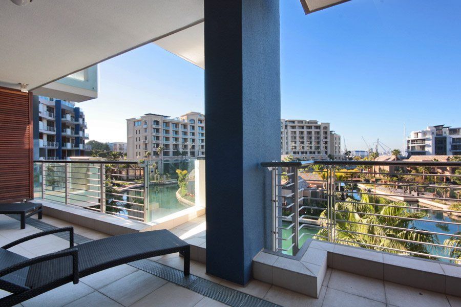 Photo 2 of Kylemore 210 accommodation in V&A Waterfront, Cape Town with 2 bedrooms and 2 bathrooms