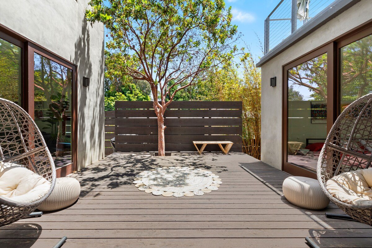 Large Modern House by Santa Monica + Venice gallery image 5