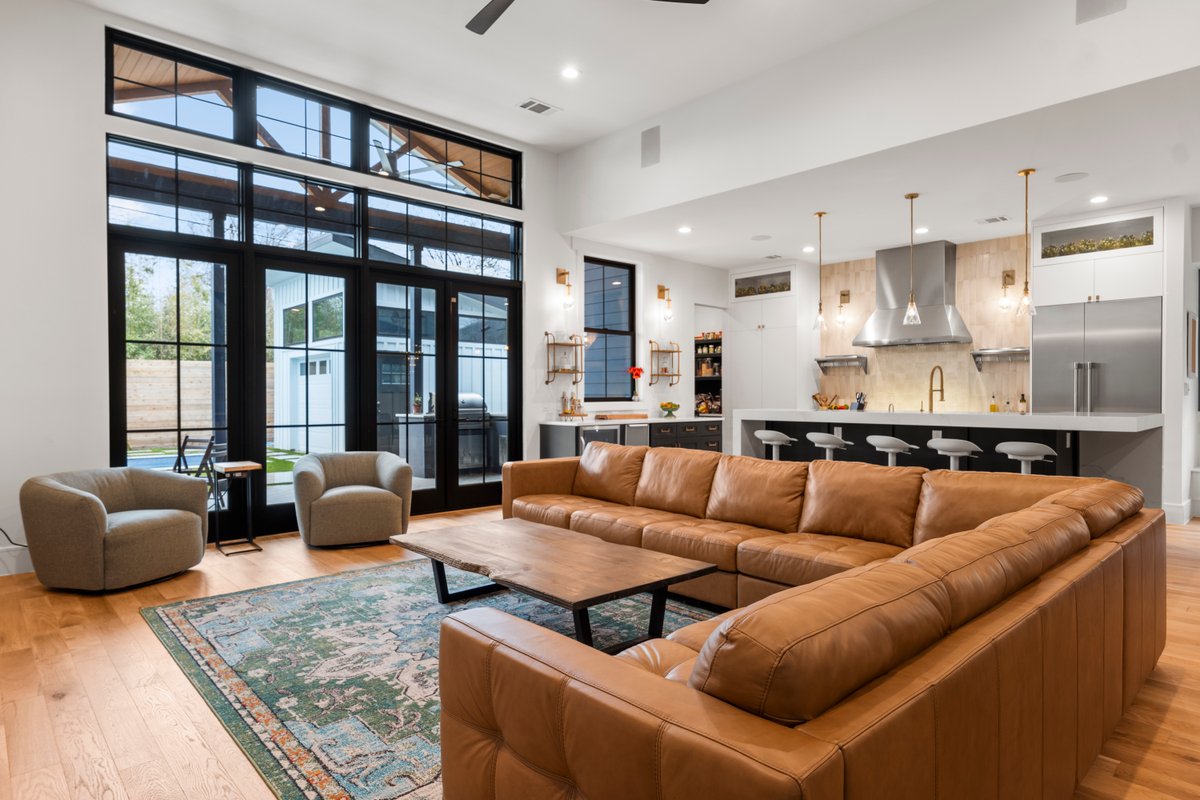 6 Bedroom East Downtown House with Pool