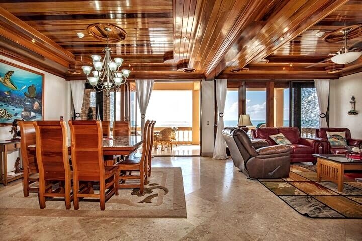 Sea Renity- Top Floor Luxury Condo (3BDR) gallery image 4