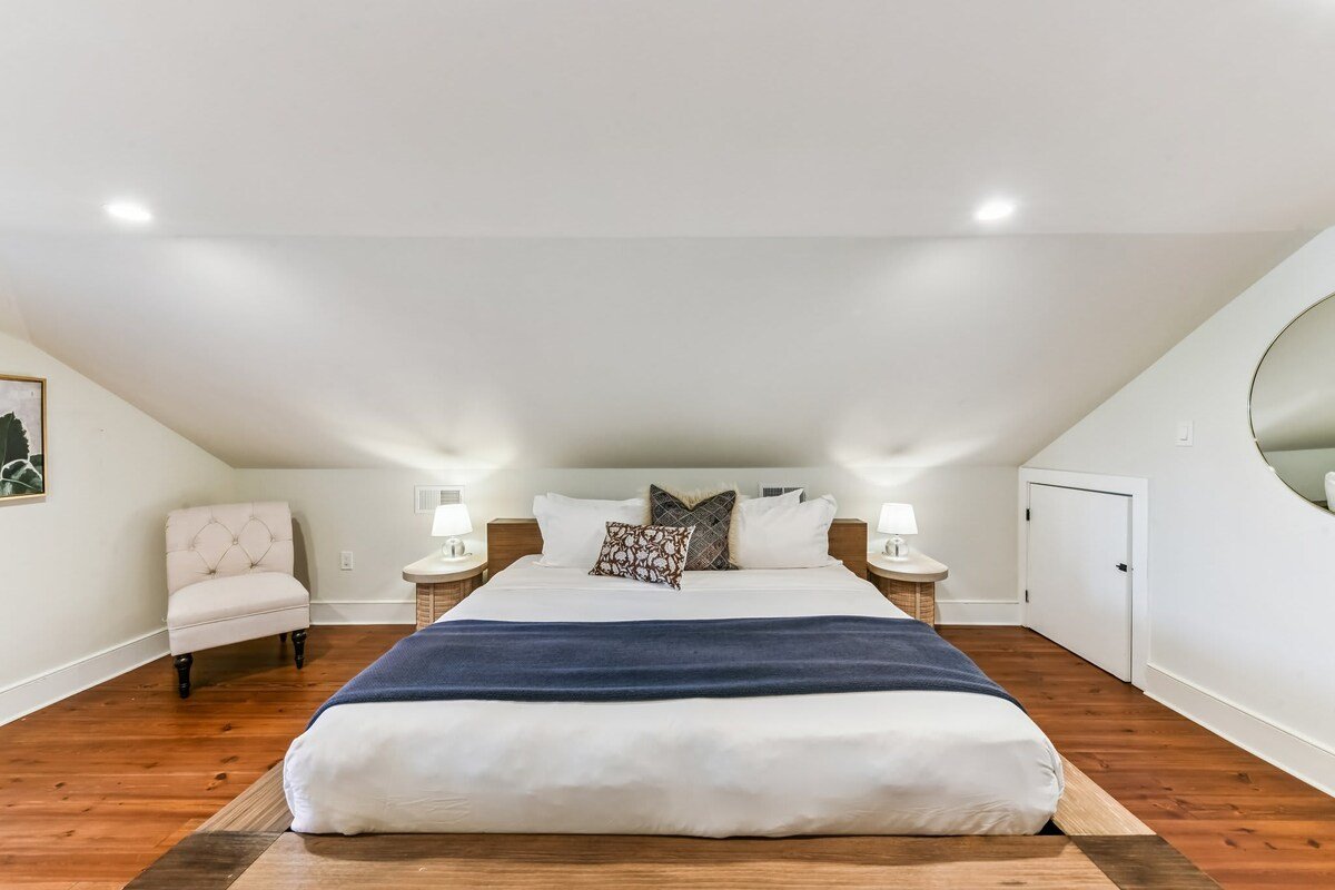 LGD Designer Dream Condo | Heated Pool gallery image 4