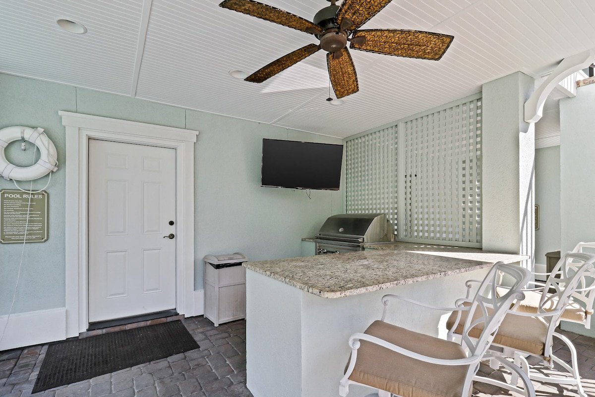 Remarkable 4th Row Burke’s Beach home with Pool gallery image 4