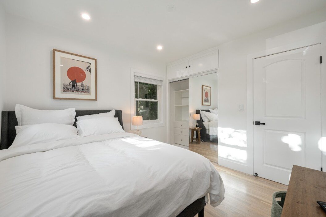 Lake Balboa Hideaway gallery image 3