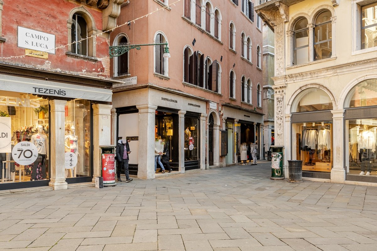 Leon 1014 gallery image 5