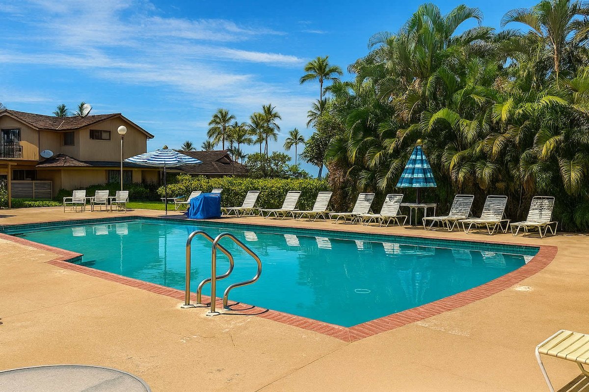 OCEAN FRONT | POOL! Walk to the Beach! 3 KING BEDS gallery image 3