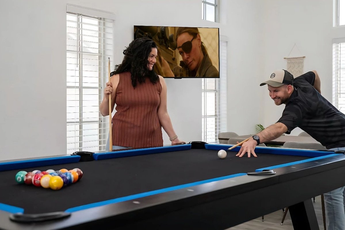 Vegas Haven Pool Spa Game Room gallery image 3