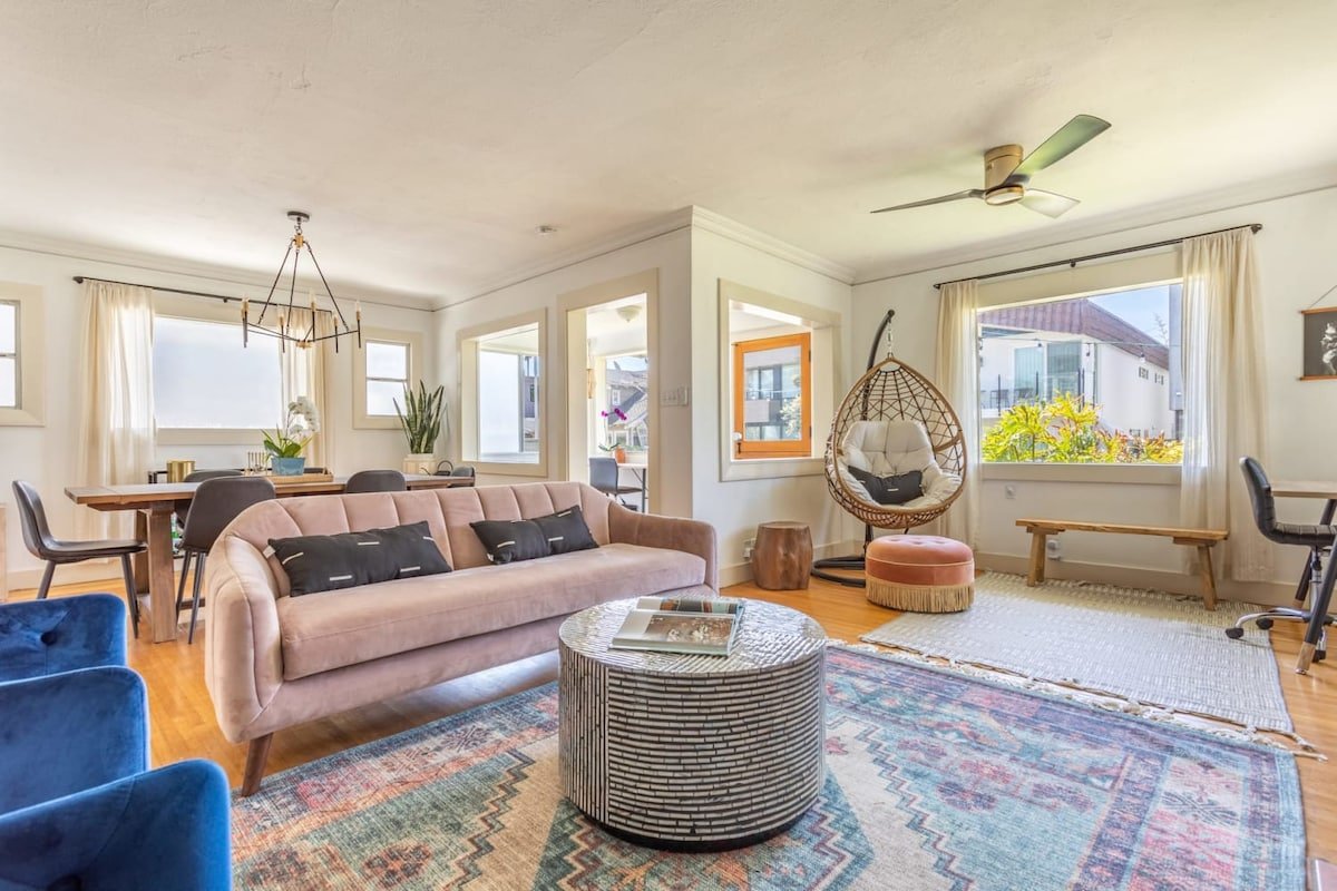 Beach Bungalow in Hermosa Beach | Steps to Beach gallery image 5