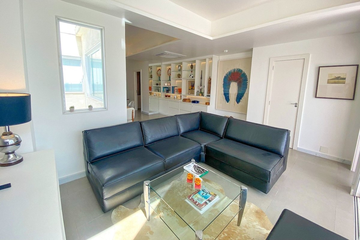 Beautiful penthouse with view and jacuzzi gallery image 3