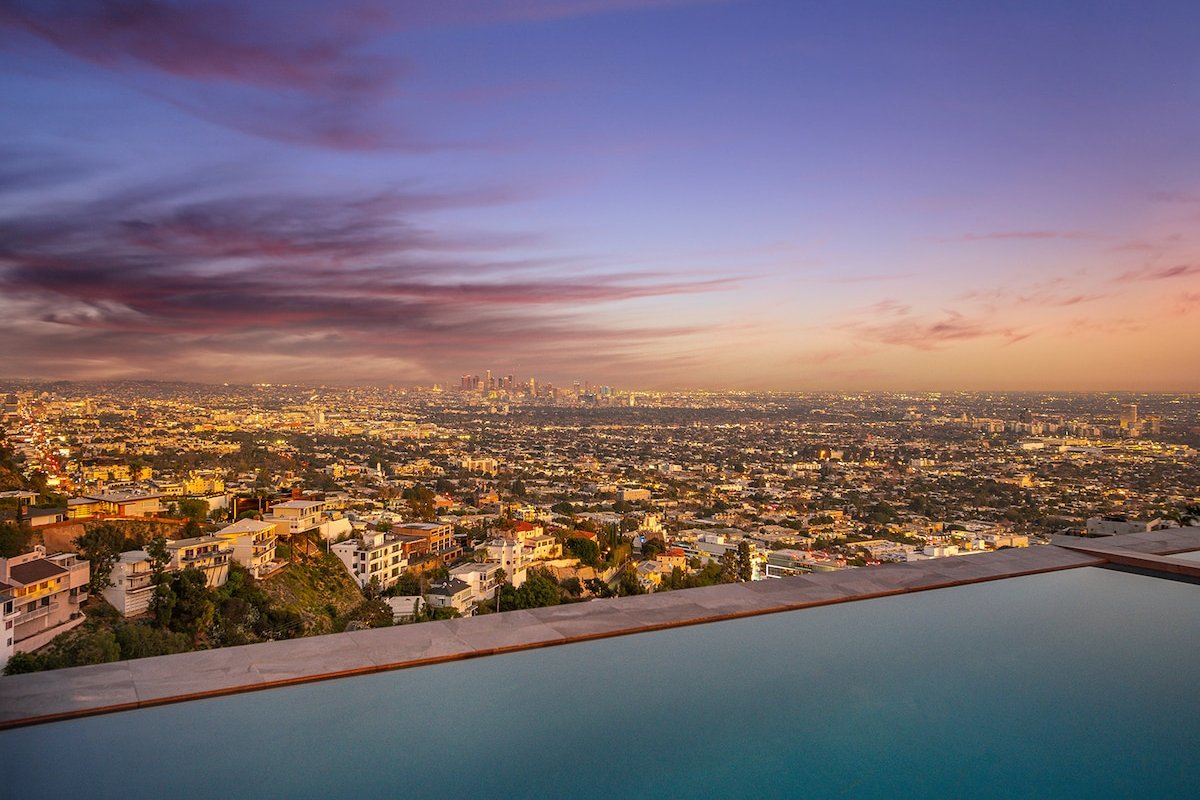 Luxury 3B-3B Skyline Views & Heated Infinity Pool! gallery image 5